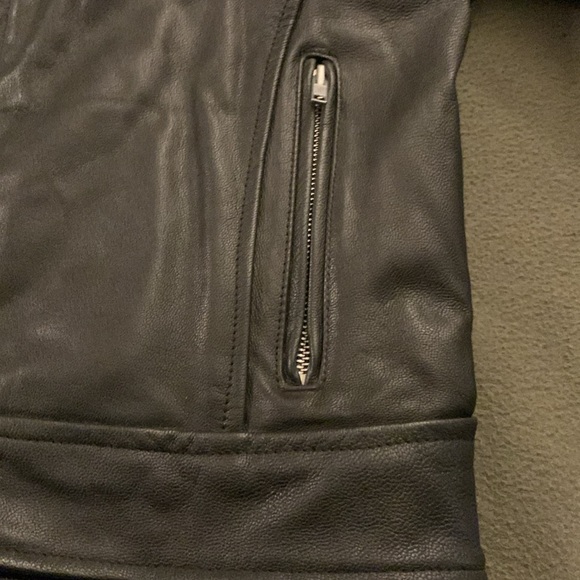 Mossi black leather jacket. Size 14. Armpit to armpit is approx 21 inches - Picture 8 of 13